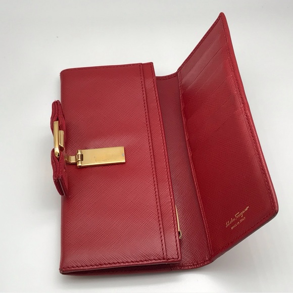 Salvatore Ferragamo Red Leather Vara Bow Closure Wallet  EUC - Picture 12 of 16